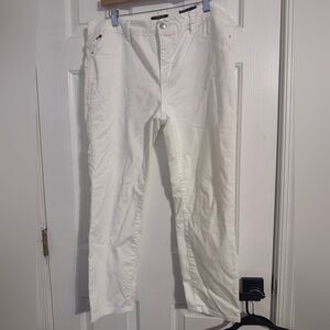 White Skinny Jeans with Crisp Finish